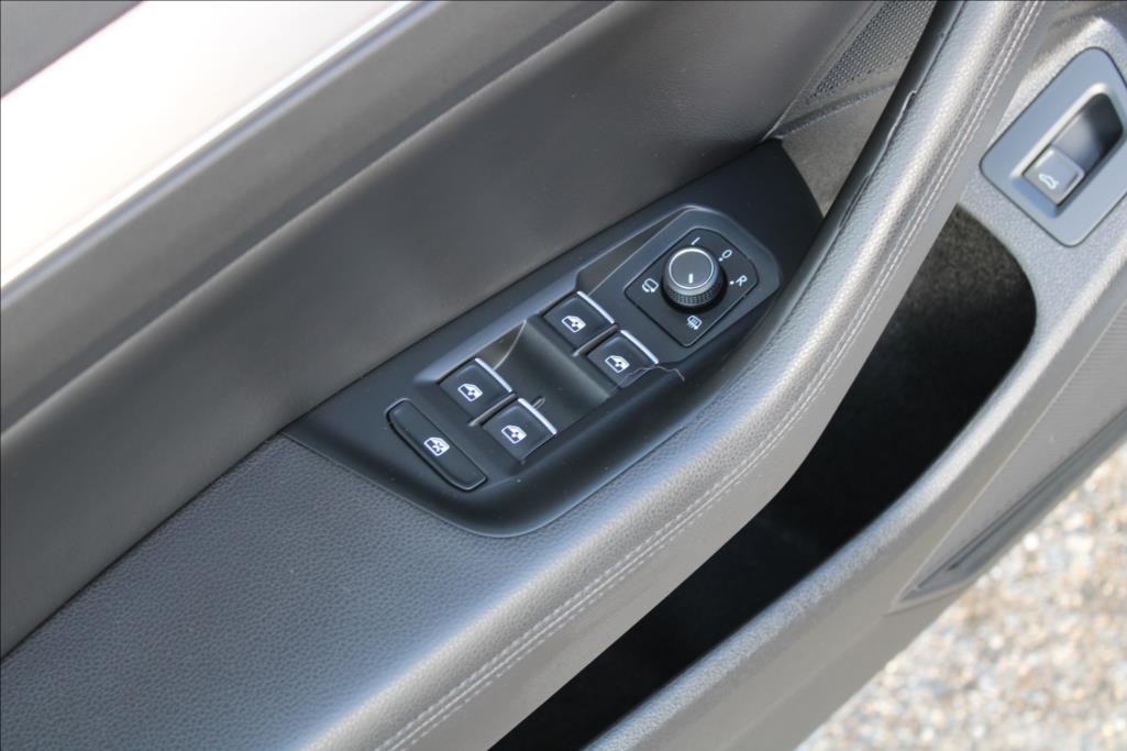 2018 – Volkswagen Passat – 2,0 TDi  DSG, 4×4, HIGHLINE