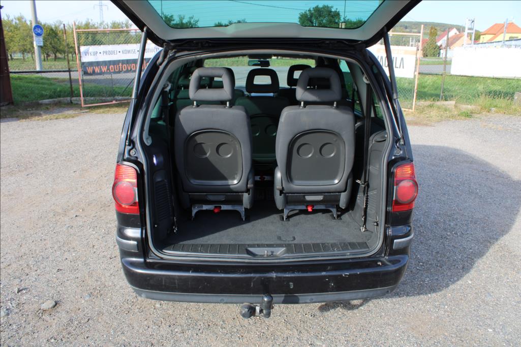 2009 – Volkswagen Sharan – 1,9 TDi  TAŽNÉ,XENONY,7-MÍST