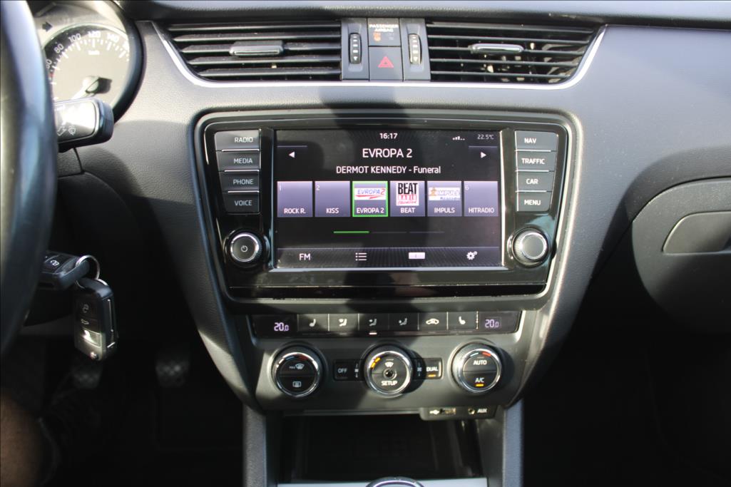 2014 – Škoda Octavia – 1,6 TDi  4 x 4,ČR,XENONY,TOP