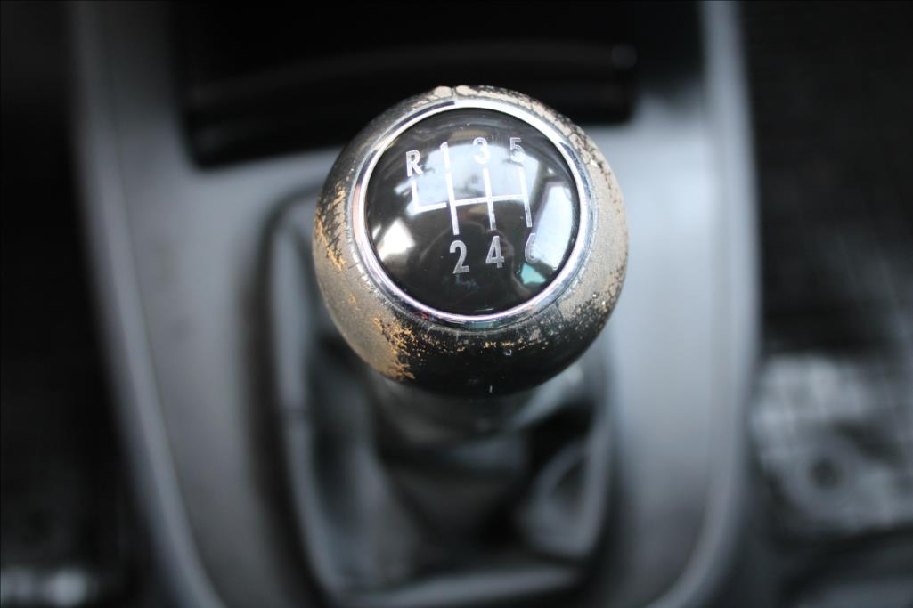 2009 – Volkswagen Sharan – 1,9 TDi  TAŽNÉ,XENONY,7-MÍST