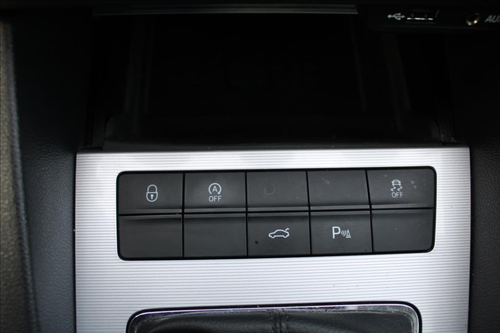2014 – Škoda Octavia – 1,6 TDi  4 x 4,ČR,XENONY,TOP