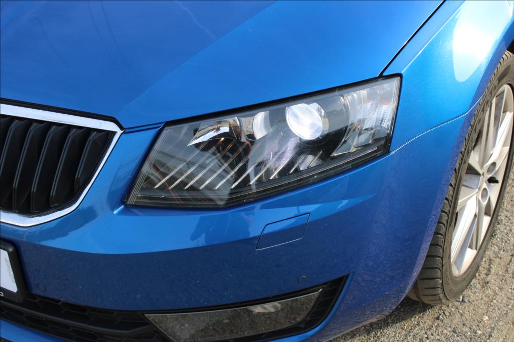 2014 – Škoda Octavia – 1,6 TDi  4 x 4,ČR,XENONY,TOP