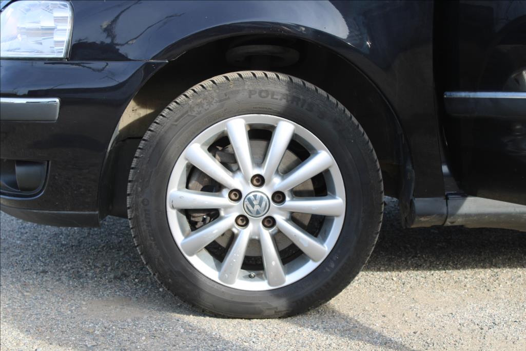 2009 – Volkswagen Sharan – 1,9 TDi  TAŽNÉ,XENONY,7-MÍST