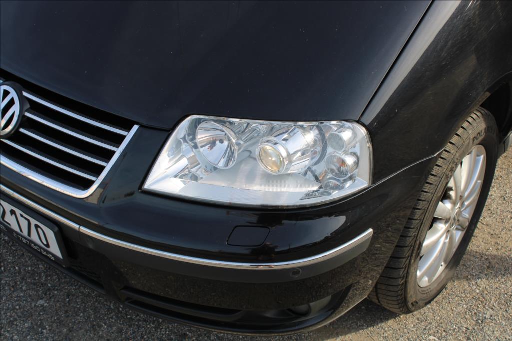 2009 – Volkswagen Sharan – 1,9 TDi  TAŽNÉ,XENONY,7-MÍST