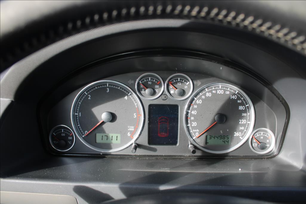 2009 – Volkswagen Sharan – 1,9 TDi  TAŽNÉ,XENONY,7-MÍST