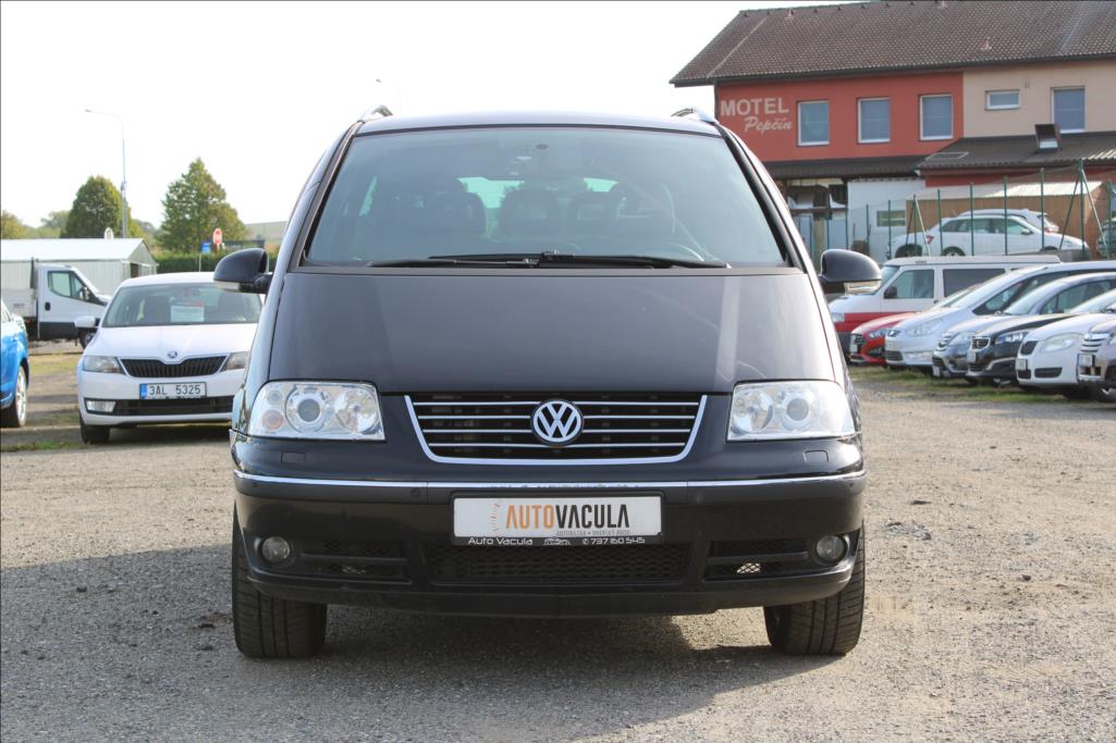 2009 – Volkswagen Sharan – 1,9 TDi  TAŽNÉ,XENONY,7-MÍST