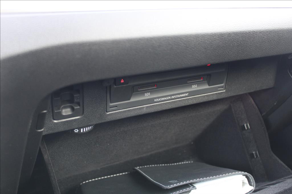 2018 – Volkswagen Passat – 2,0 TDi  DSG, 4×4, HIGHLINE
