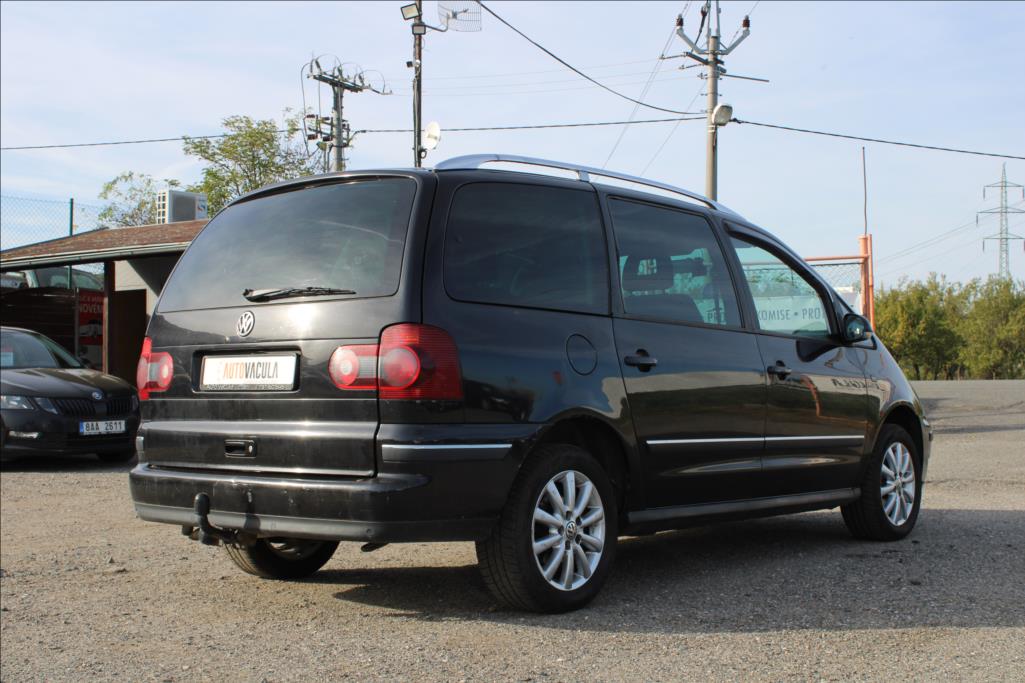 2009 – Volkswagen Sharan – 1,9 TDi  TAŽNÉ,XENONY,7-MÍST