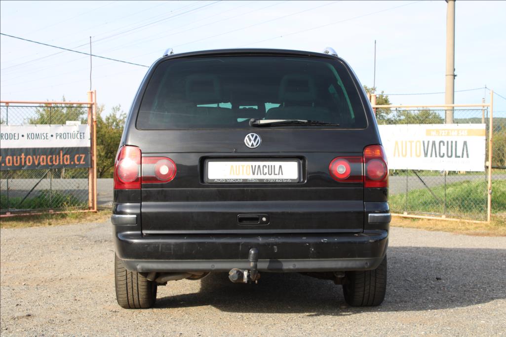 2009 – Volkswagen Sharan – 1,9 TDi  TAŽNÉ,XENONY,7-MÍST