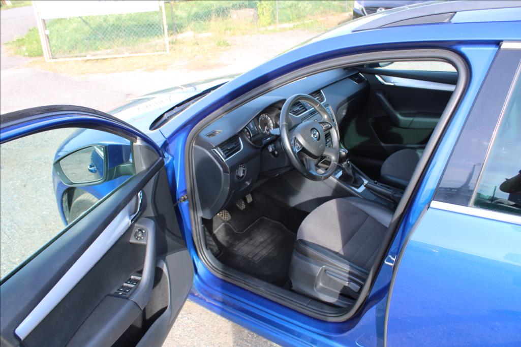 2014 – Škoda Octavia – 1,6 TDi  4 x 4,ČR,XENONY,TOP